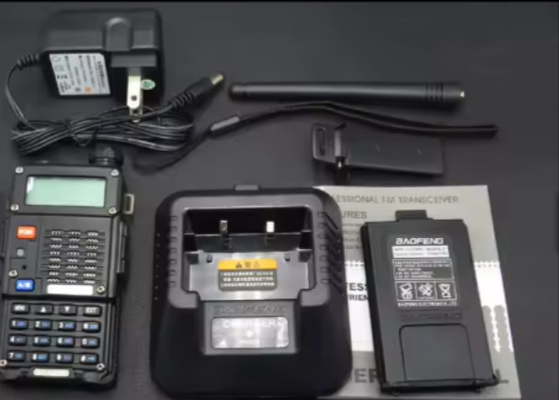 Baofeng VHF UHF Dual Band Zwei-Wege-Radio-Wireless-Kommunikation mit Tastatur BF F8 Langstrecken