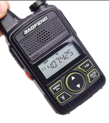 Bf-T1 2W 2km 5km Reichweite USB Wiederaufladbares Mini Handheld Baofeng Walkie Talkie Für Restaurant