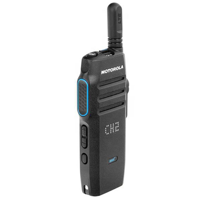 Motorola TLK 100 Zwei-Wege-Radio 18 Stunden Akkulaufzeit Motorola Zwei-Wege-Radio mit starker Penetrationsfunktion und englischer Betriebssprache